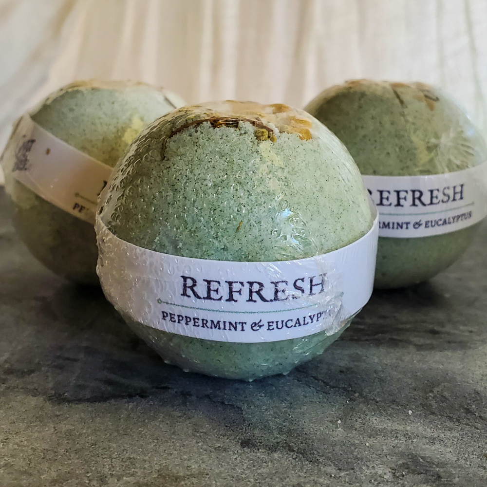 Refresh | Peppermint & Eucalyptus Bath Bomb