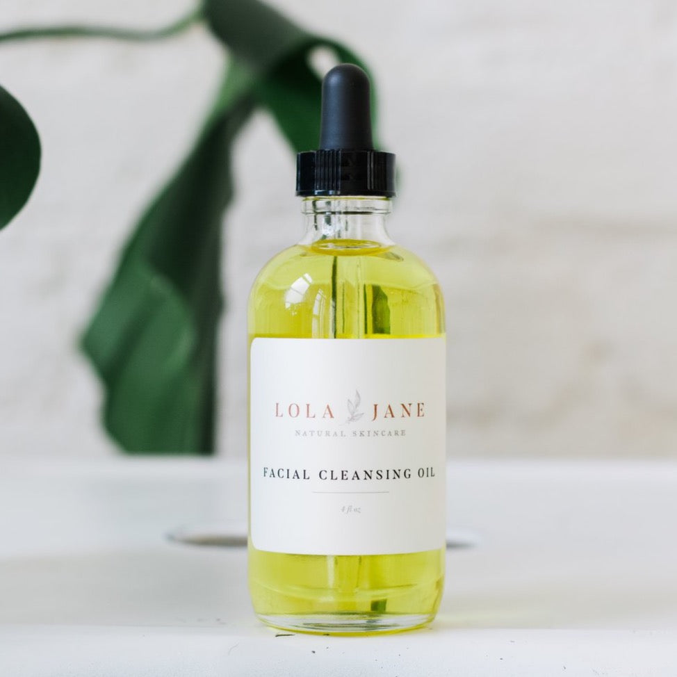 Dissolve Makeup & Impurities  Treat your skin to 100% organic blend of skin nourishing botanical oils. This balanced, hydrating cleanser soothes sensitive skin, clears congestion and restores skin’s natural glow. For all skin types. 